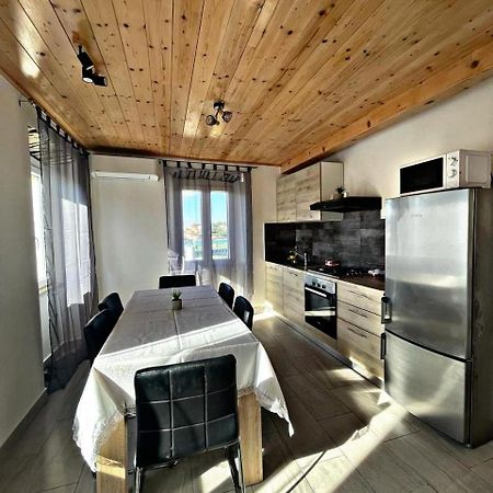 Amani Modern Apartment Лумбарда Екстериор снимка