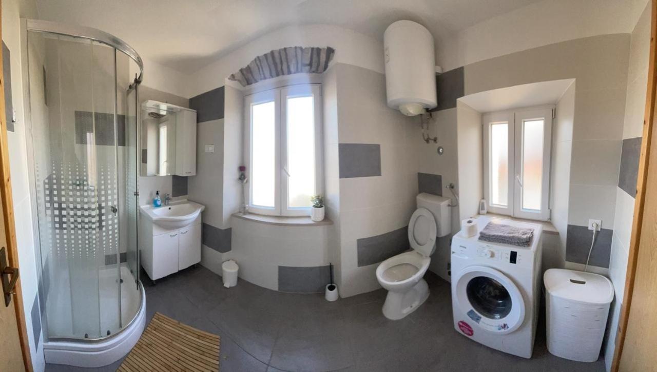 Amani Modern Apartment Лумбарда Екстериор снимка